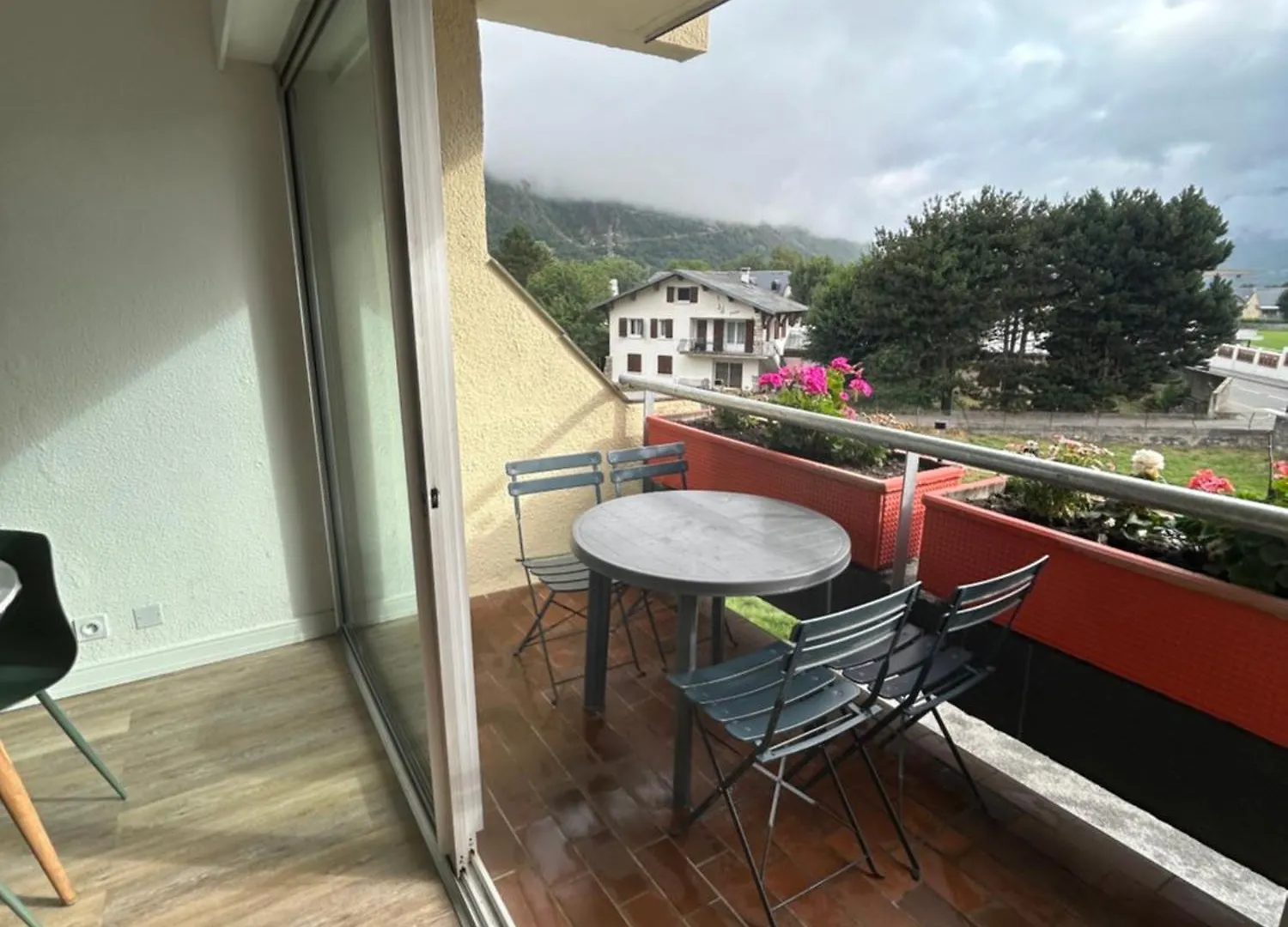 Appartement Centre-Ville Saint-Lary Vue Montagne Francie